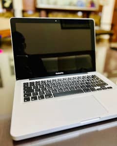 MacBook Pro Mid 2012 ( 8gb , 256gb )