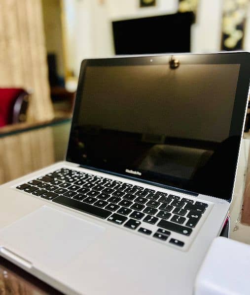 MacBook Pro Mid 2012 ( 8gb , 256gb ) 2