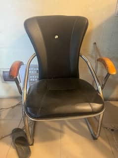 want to sale my office chairs in very good condition