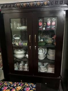 urgent sale 10 by 10 condition safe almari & showcase