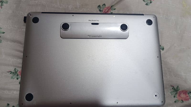 Macbook Pro 2015 16 gb ram 4