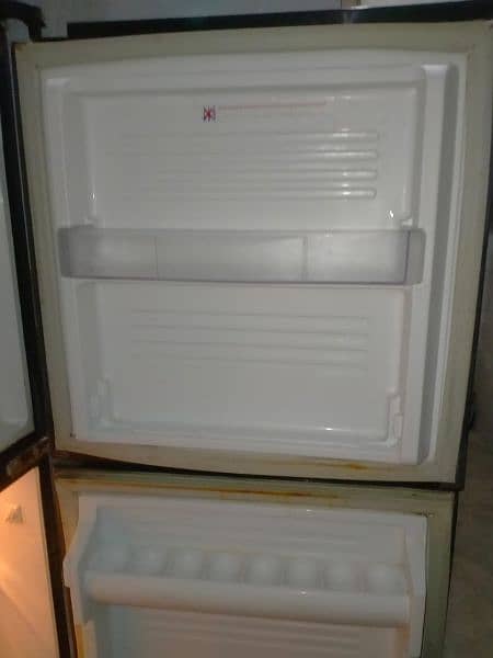 General Company Fridge 0