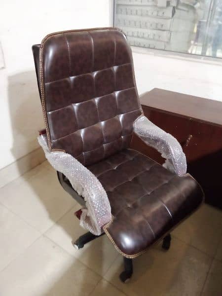 VIP office Boss revolving chair 4