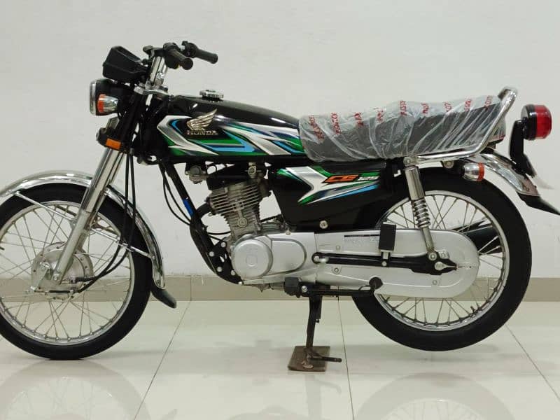 HONDA CG125 MODEL 22/23 3