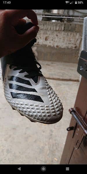 adidas avenger football shoes , with upper grip fully new 3