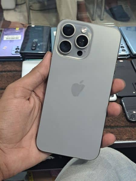 iphone 15 pro max natural titanium 0