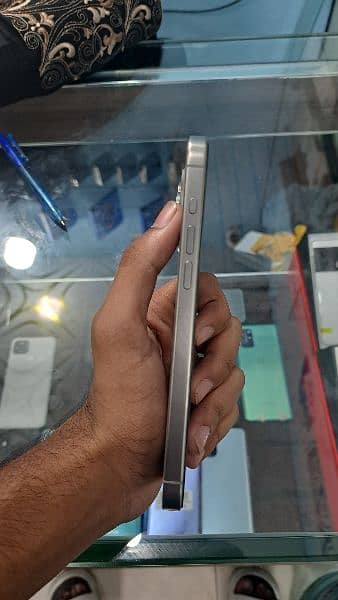 iphone 15 pro max natural titanium 1