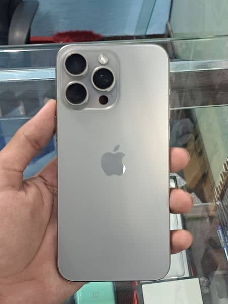 iphone 15 pro max natural titanium 3