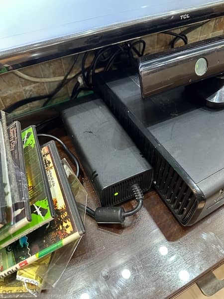 Xbox 360 Slim (250 GB) JTAG and with Kinect 14