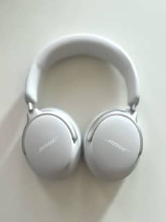 BOSE QC ULTRA headphones - bluetooth/wireless. 0