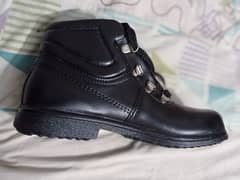 Safety Shoes Model STY 05 colour black box pack