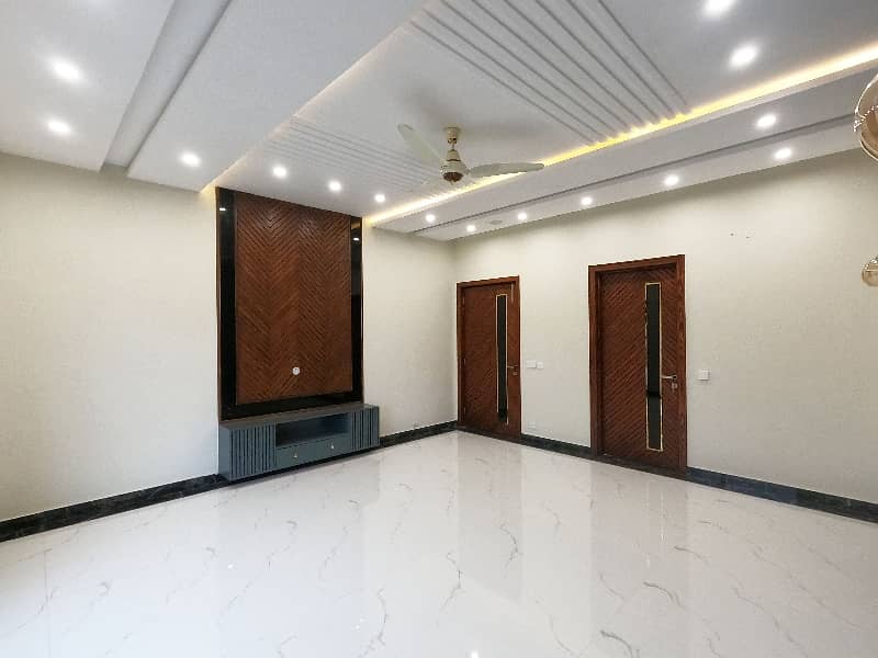 Buying A Facing Park House In Lahore? 34