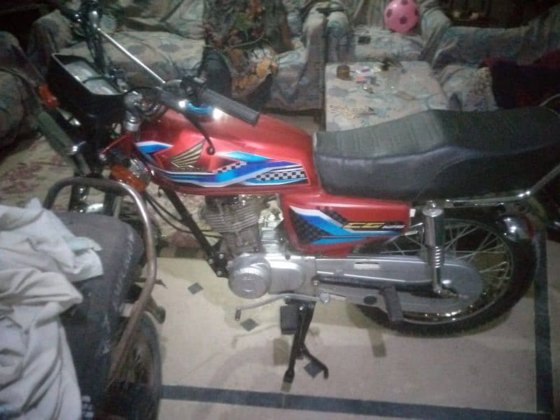 me bike sale kar raha hun 123 honda 1