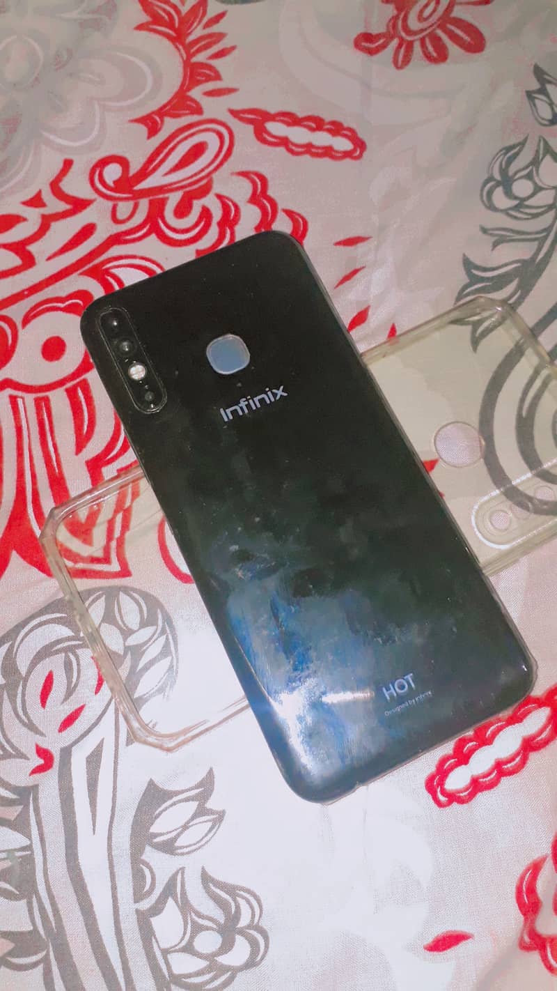 Infinix Hot 8 1