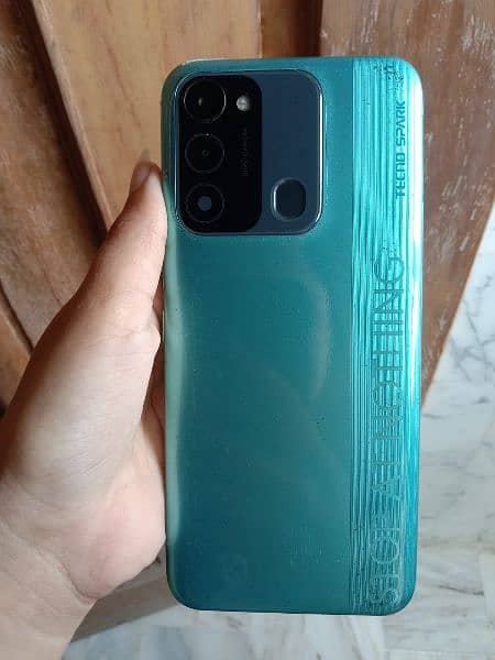 Tecno spark 8c 0