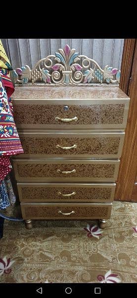 5 drawers 1