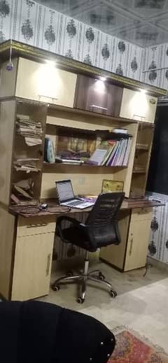 study table good condition