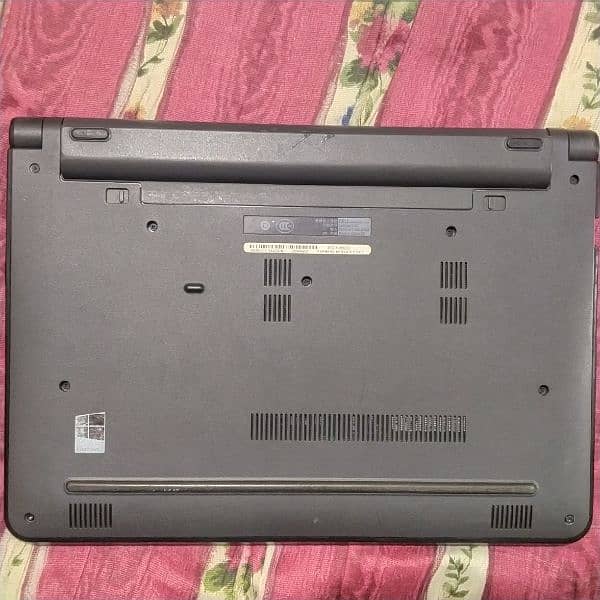 laptop Dell latitude 3340 touch screen Intel processor 9