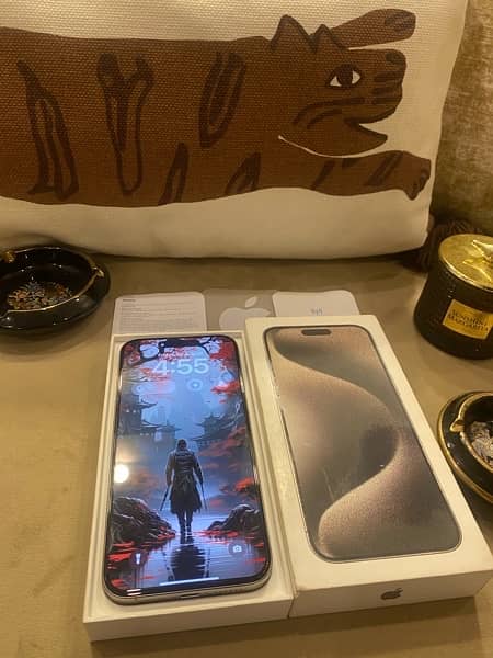 iPhone 15 Pro Max Natural Titanium non active 256gb! 12