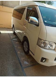 Toyota Hiace THR 214