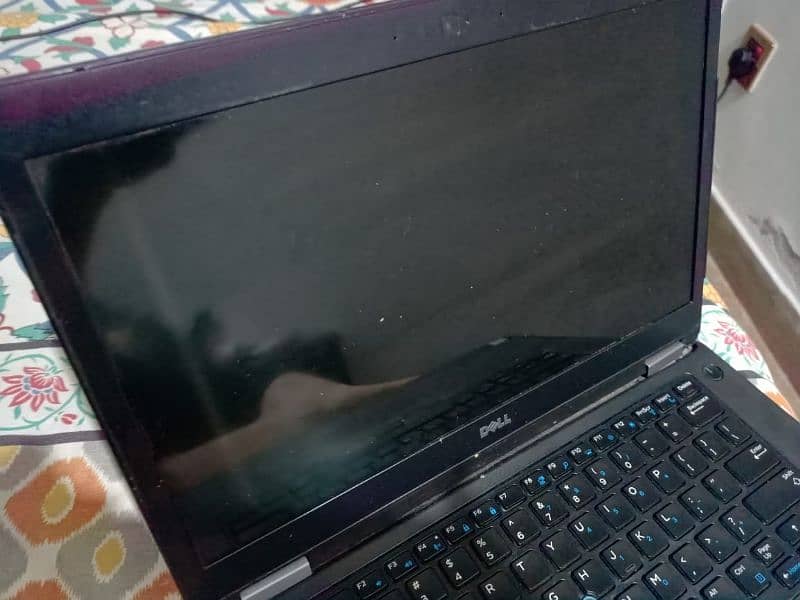 Dell Latitude E5470 0