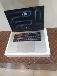 Apple Macbook Pro 15.6 Late 2018