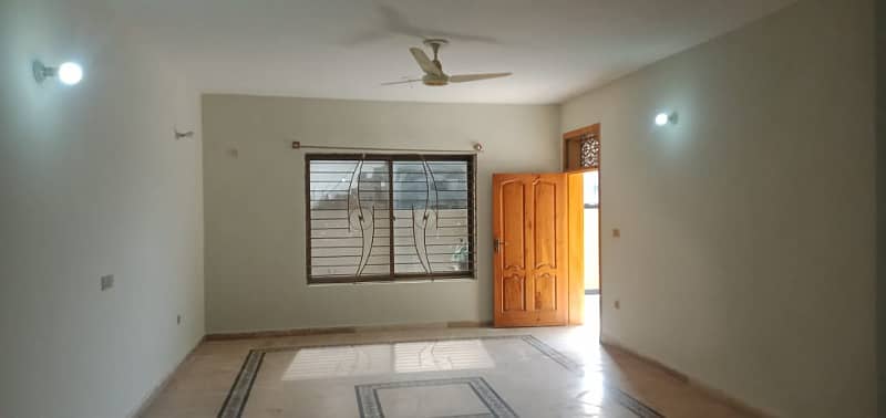 35x80 Ground Portion For Rent In G-16 Islamabad 2