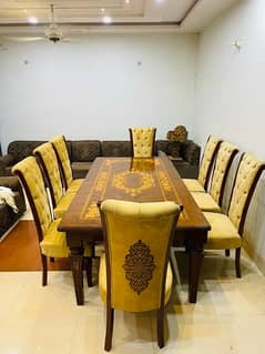 dainning table with 8 chairs