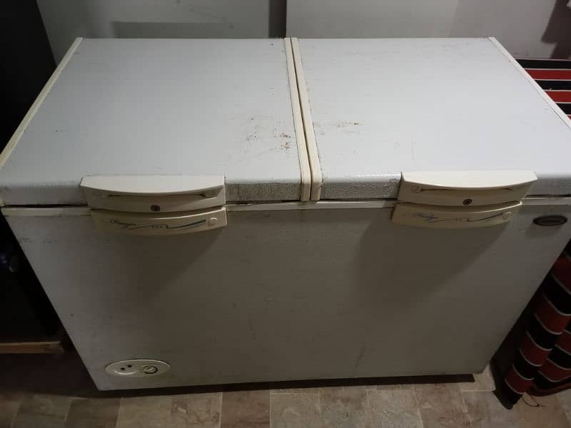 waves triplet deep freezer urgent sale 4