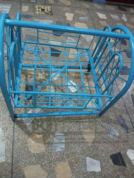 baby swing jhula in good condition 4