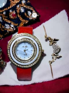 Elegant watch with bracelet woman