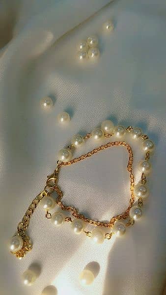 Pearl/crystal Bracelets 0