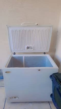 Freezer for sale Quality cheez hai Good condition 100% working