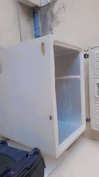 Freezer for sale Quality cheez hai Good condition 100% working 2