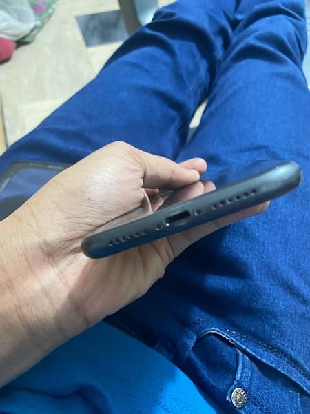 IPHONE 11 64 GB FACTORY UNLOCK READ AD 3