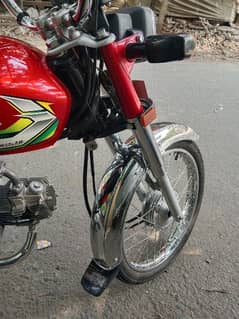 hello I am selling my bike CD70 2023