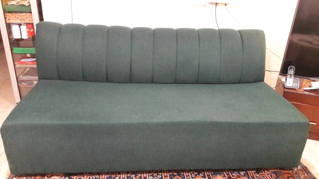 L shaped sofa , 6 seater , jade green colour , good condition 3