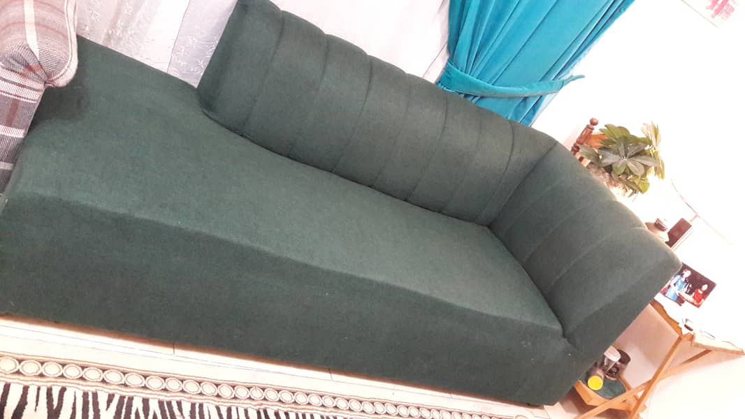 L shaped sofa , 6 seater , jade green colour , good condition 6