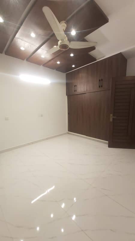 Ten Marla Upper Portion in Bahria Town Lahore 2