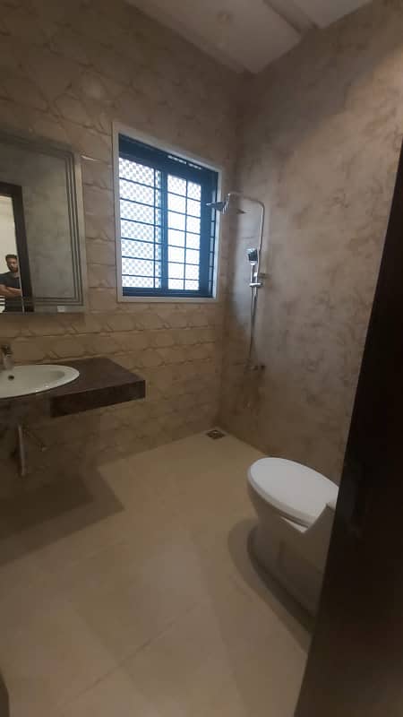 Ten Marla Upper Portion in Bahria Town Lahore 6