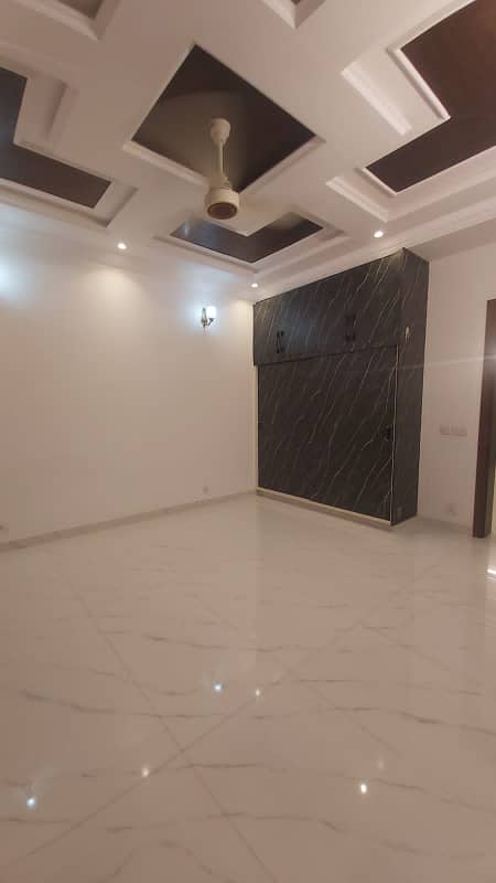 Ten Marla Upper Portion in Bahria Town Lahore 7