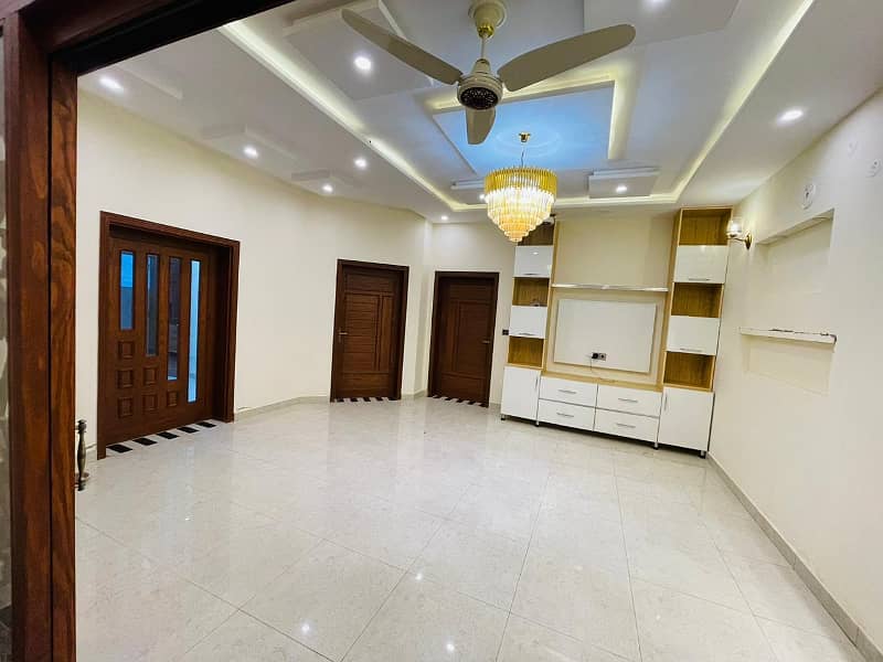 10 Marala House Available For Rent 7