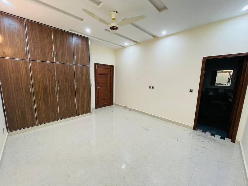 10 Marala House Available For Rent 10