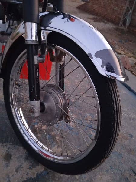 Honda CD70 2008 9