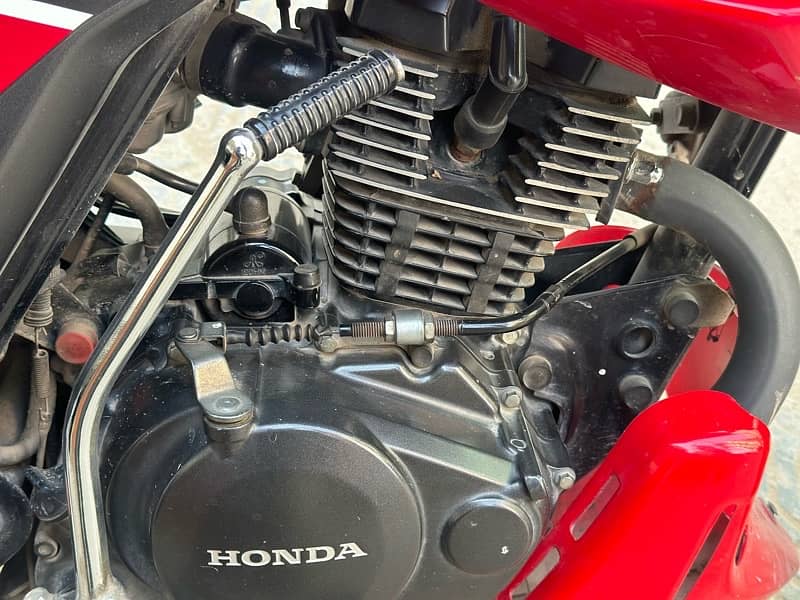 HONDA CB150F 4