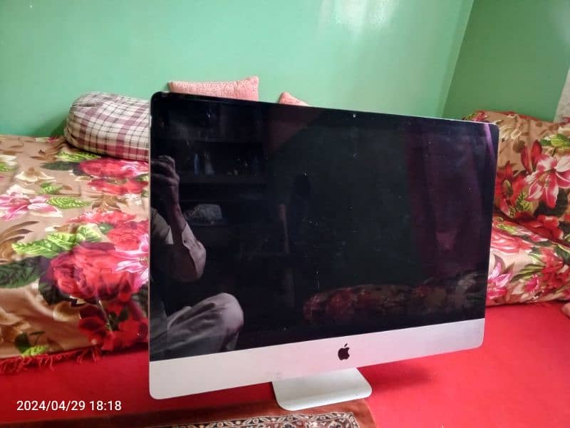 iMac Large 27 inch Screen 500GB HDD and 132GB SSD 2