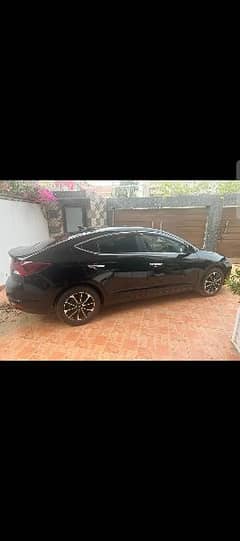 Hyundai Elantra 2022