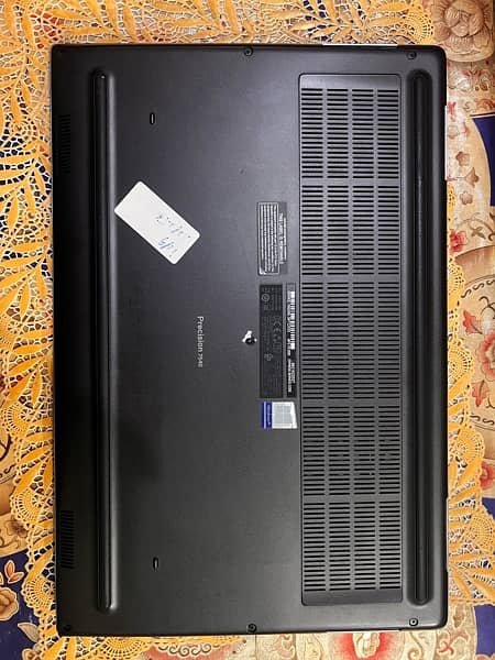 Dell Precision 7540 (Core i7 9th Gen) 1