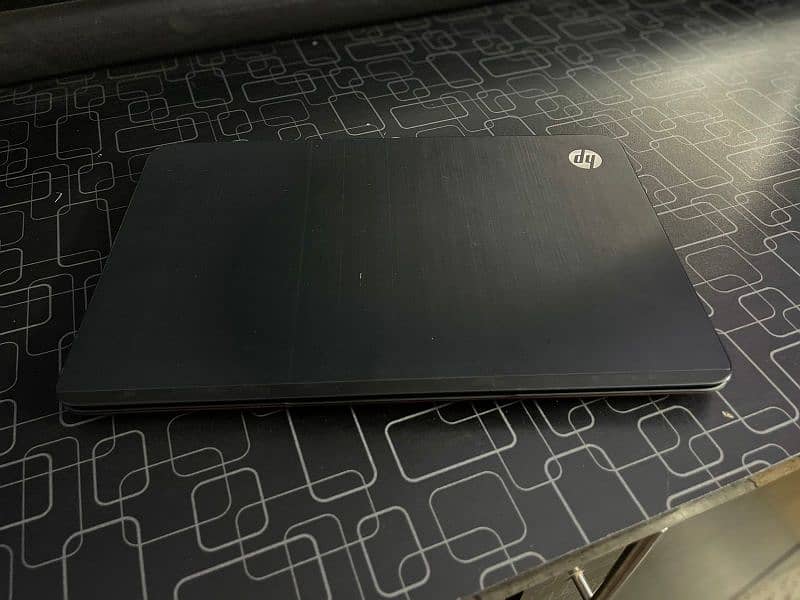 HP sleekbook 6 8