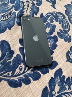 iphone SE in 10 /10 condition non/pta